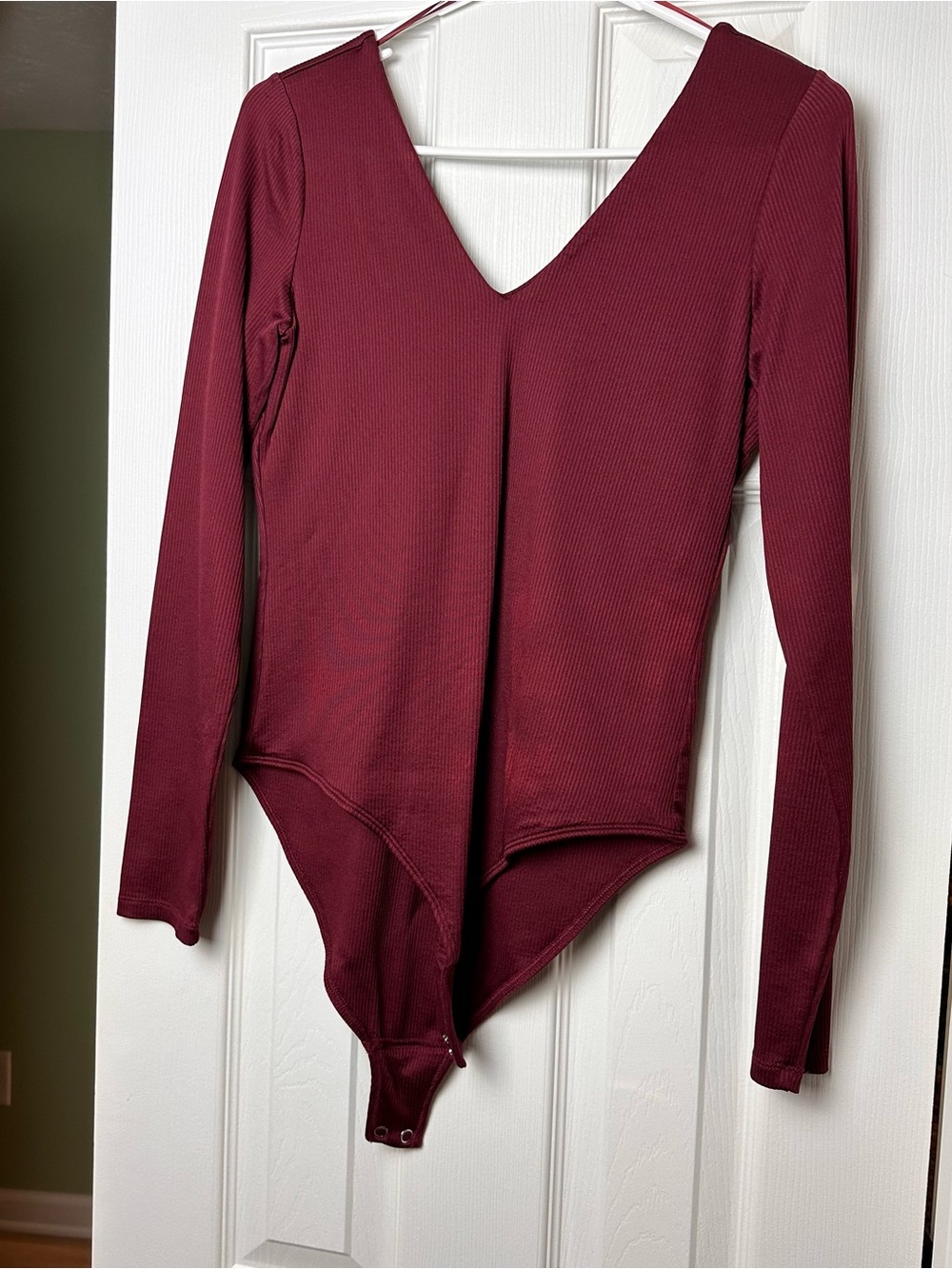 nine britton Ribbed V-Neck Long Sleeve Bodysuit - Burgundy